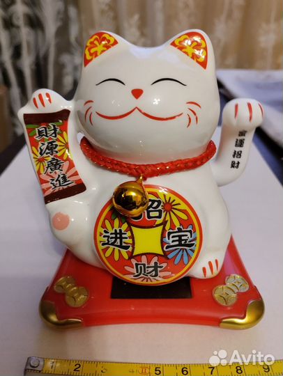 Фигурка кот Манэки нэко для привлечения денег
