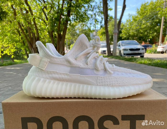 Кроссовеи Adidas Yeezy Boost v2 350 Bone