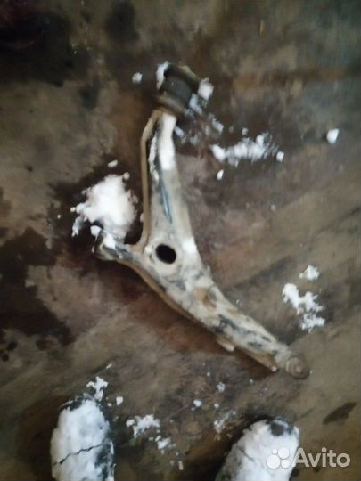 Рычаг передний левый на хонду срв 98 г