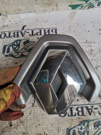 Значок Эмблема пердняя Renault Megane 3