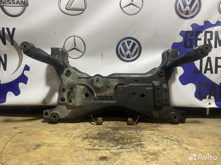 Передний подрамник Mazda 3 BK