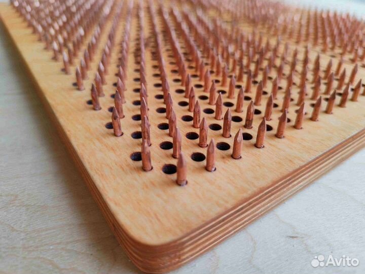 Доска садху с медными гвоздями в наличии