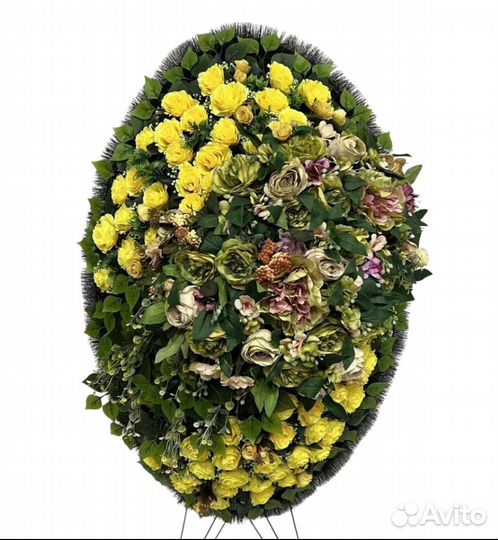 Искусственные цветы, венки