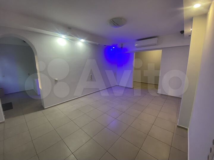 Свободного назначения, 70 м²