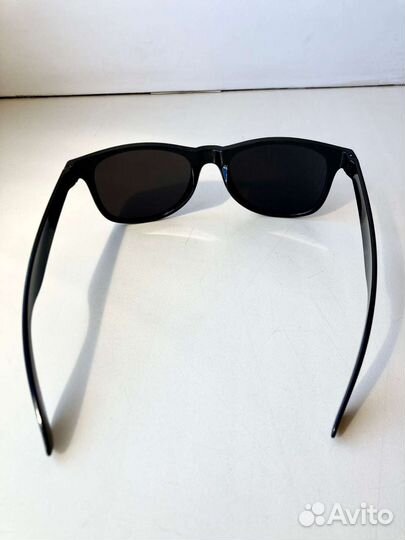 Зеркальные солнцезащитные очки