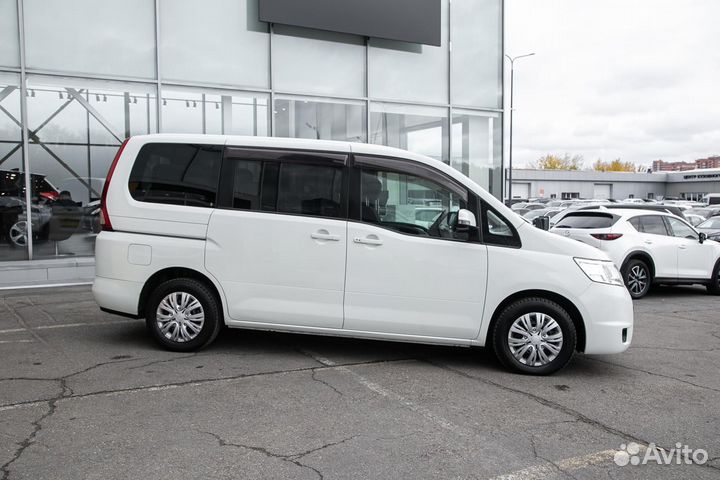 Nissan Serena 2.0 CVT, 2010, 190 000 км