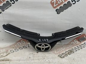 Решетка радиатора Toyota RAV4