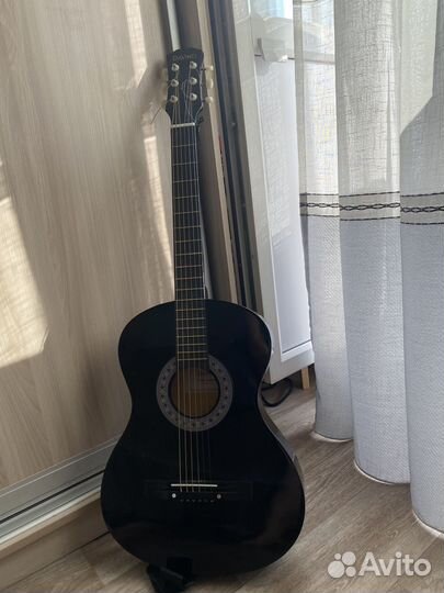 Акустическая гитара
