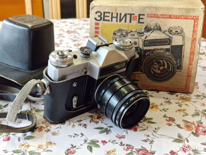 Зеркальный фотоаппарат Зенит Е