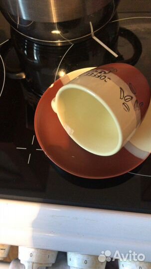 Кухонная утварь, посуда, кружки, приборы