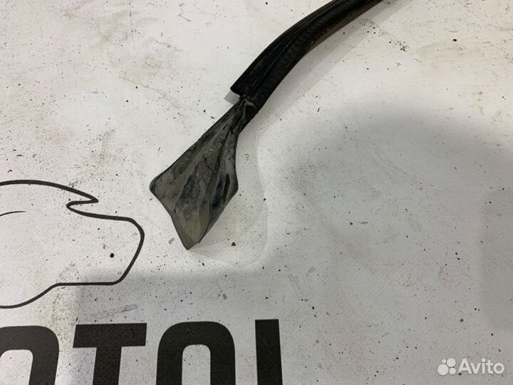 Резинка уплотнительная крыши левая Renault Symbol