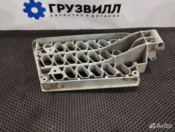 Ступень правая Volvo FH4 82859306