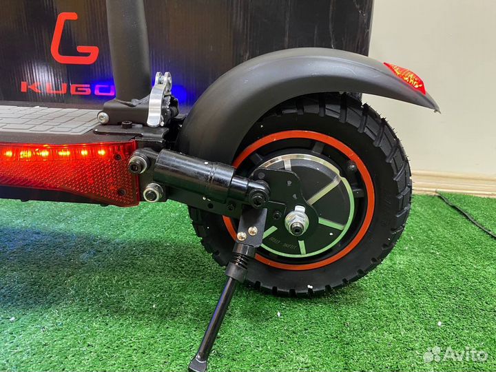 Внедорожный электросамокат Kugoo M4 Pro 2023 года