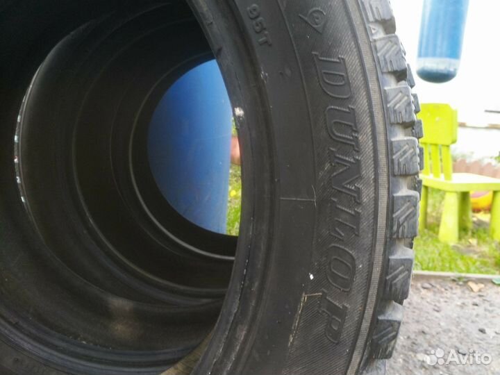 Dunlop SP Winter Ice 01 215/50 R17 95T