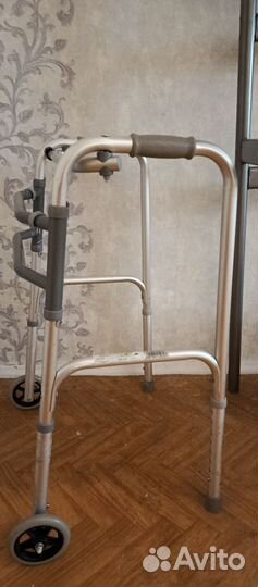 Ходунки для взрослых на колесах