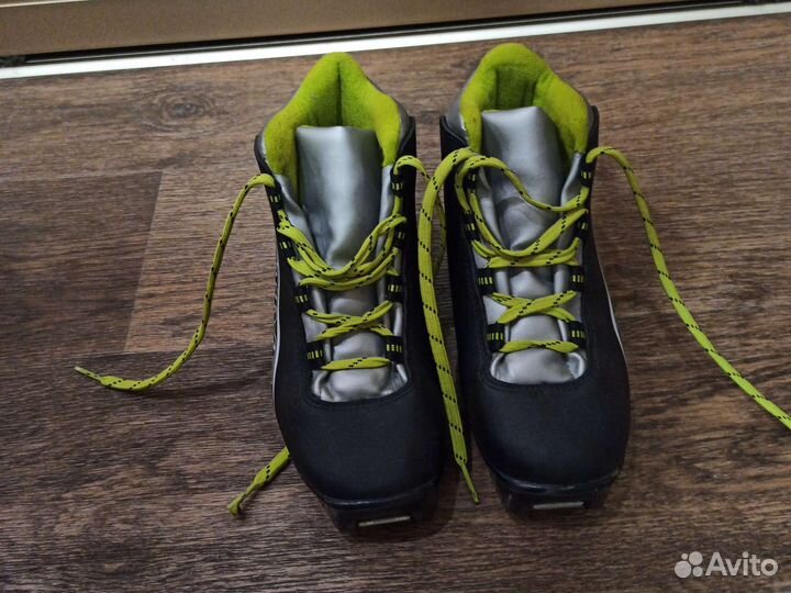 Ботинки лыжные 36 размер SNS