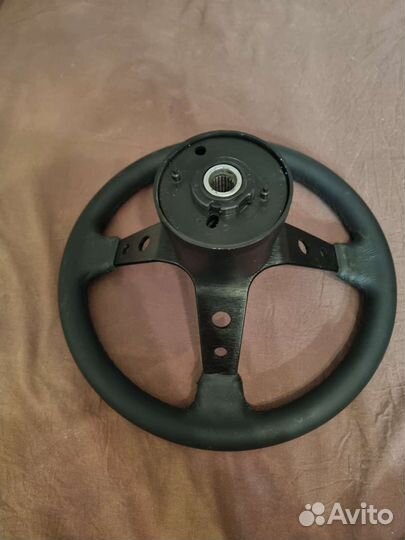 Спортивный руль OMP с переходником на ваз