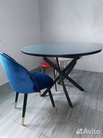 Кухонный стол стеклянный раскладной