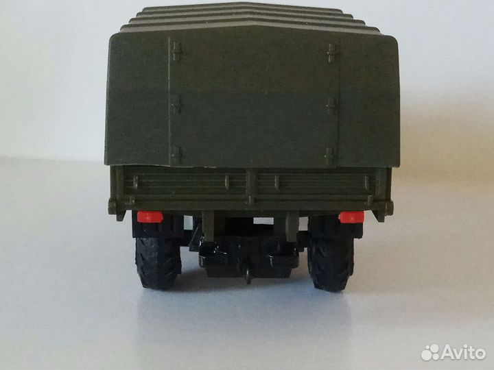 Урал 5557 4х4 двухосный тентованный