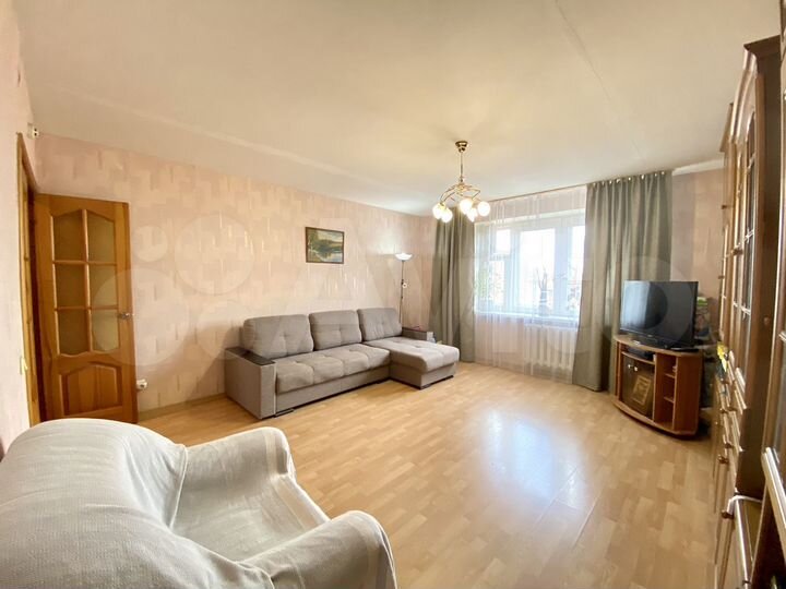 3-к. квартира, 82 м², 9/10 эт.