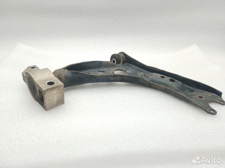 Рычаг подвески передний левый Volkswagen Passat B7