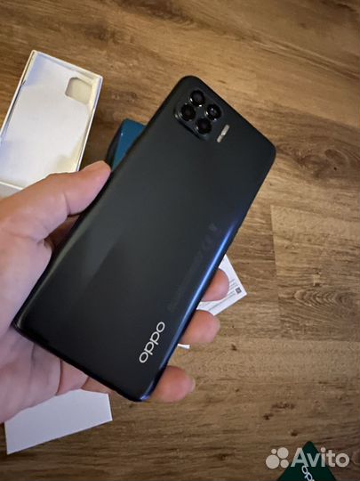 Телефон Oppo Reno4 Lite