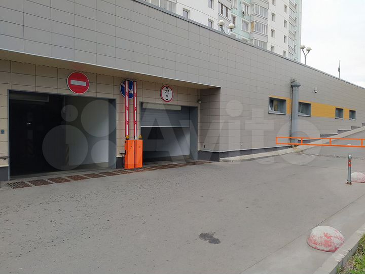 Машиноместо, 14 м²