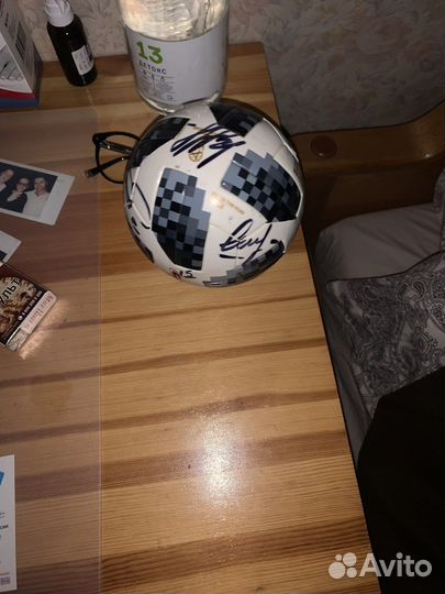 Футбольный мяч с автографами сборной России