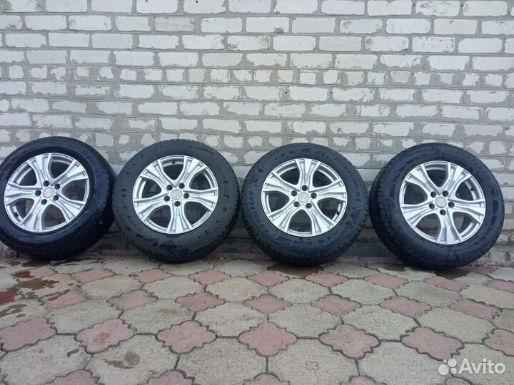 Продам комплект колес