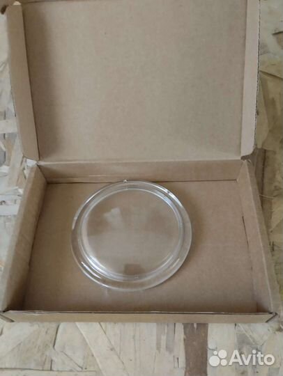 Стекло противотуманное правое Mitsubishi Grandis