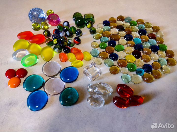 Декоративные цветные камешки