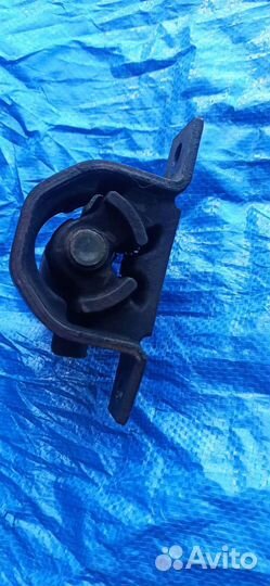 Подушка двигателя правая Nissan Almera Classic