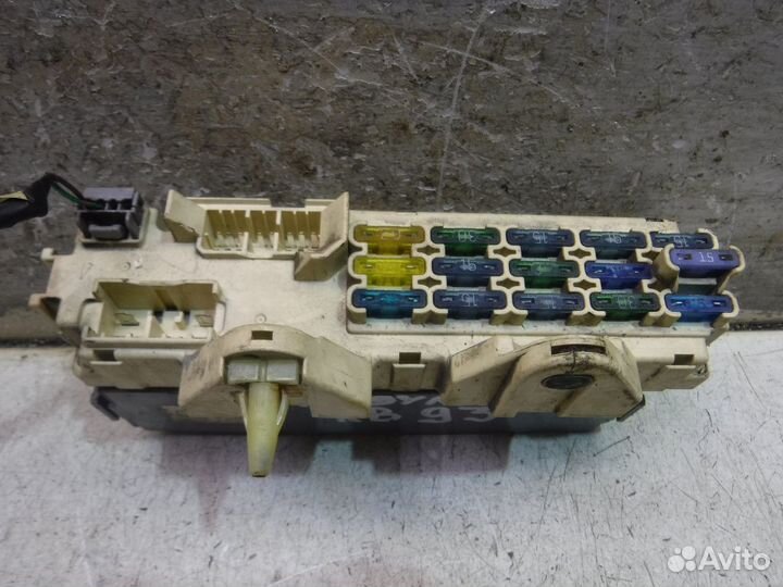 Блок предохранителей салонный Mazda 626 GE