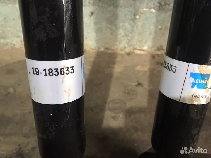 Задние амортизаторы Opel Астра J 2014 г.в