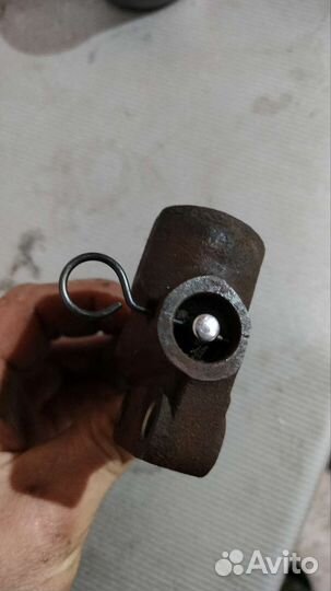 Натежитель ремня грм на двигатель g6ba 2.7 v6