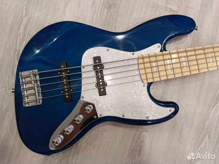 Бас гитара реплика fender 5 струн