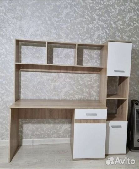 Письменный стол