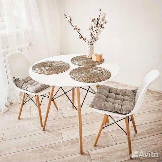 Стол круглый белый Eames