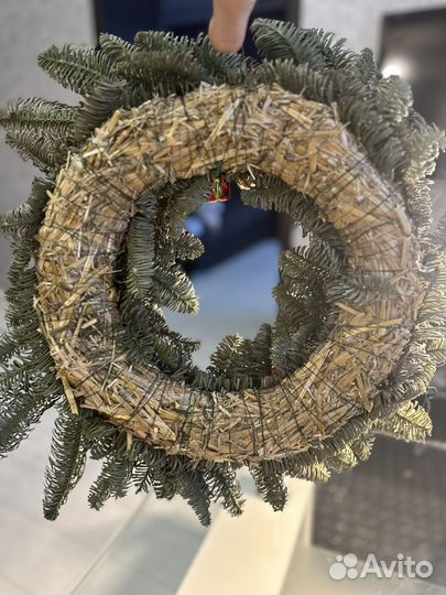 Новогодний венок ручной работы из Нобилиса