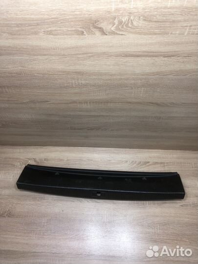 Накладка багажника Audi A8 D3 4E0863471B