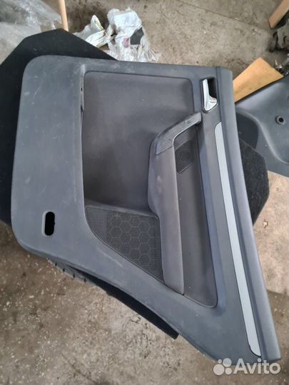 Обшивка двери задняя Volkswagen Touran 1 2004
