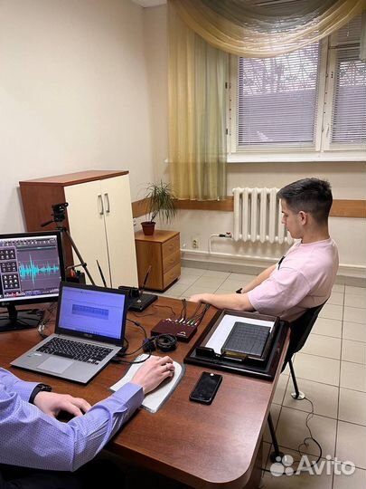 Проверка на детекторе лжи (полиграфолог)