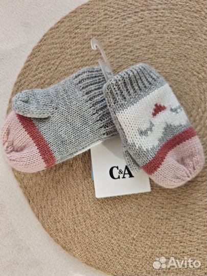 Шапочки малышу c&a новые, 3-6 мес (62-68)