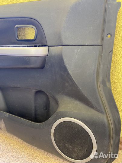 Обшивка двери левой передней Suzuki Grand Vitara