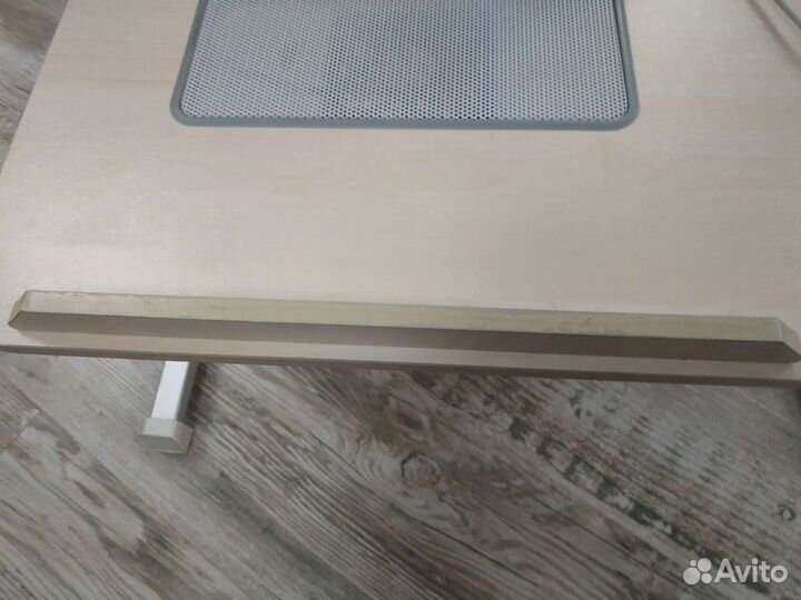 Столик для ноутбука