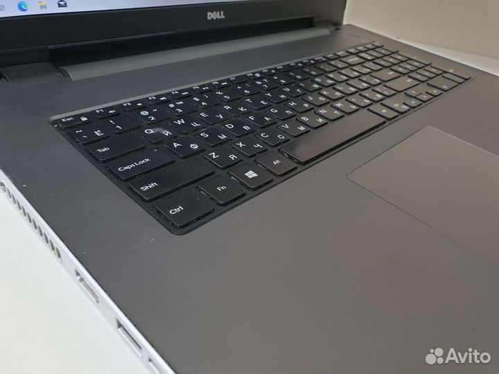 Dell 5758 17.3