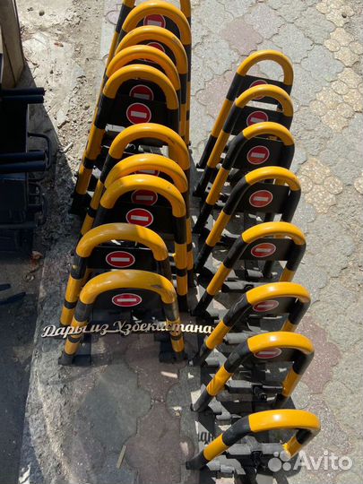 Автомобильный паркoвoчный бapьeр