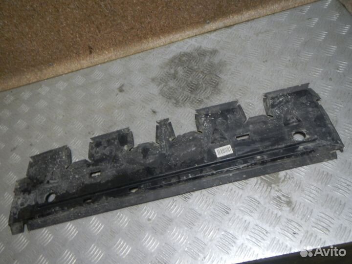 Воздуховод радиатора нижний Audi Q7 4M 2015 и дале