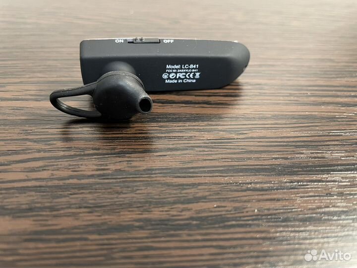 Гарнитура New Bee