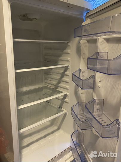 Холодильник на запчасти или ремонт